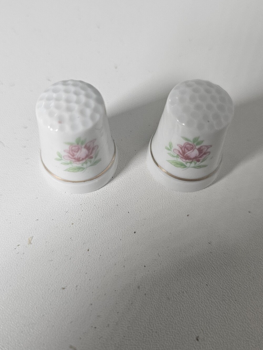 Set of 5 Vintage White Ceramic / Porcelain Floral Thimbles Flowers